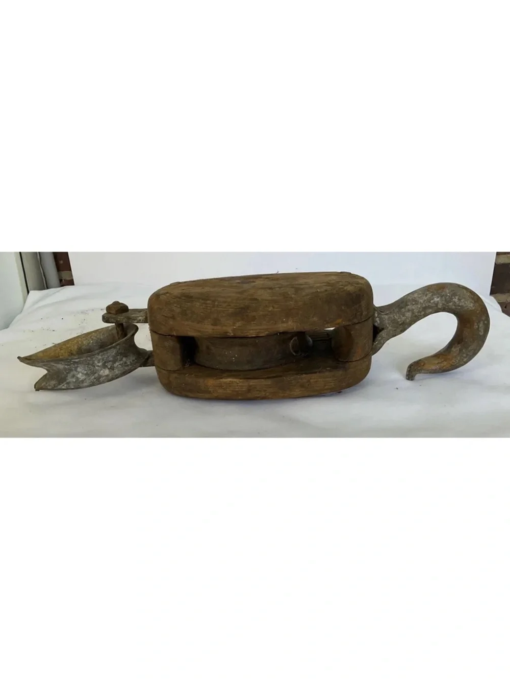 Vintage Antique Farm Equipment Wooden Block / Tackle Pully Hook /Great Display